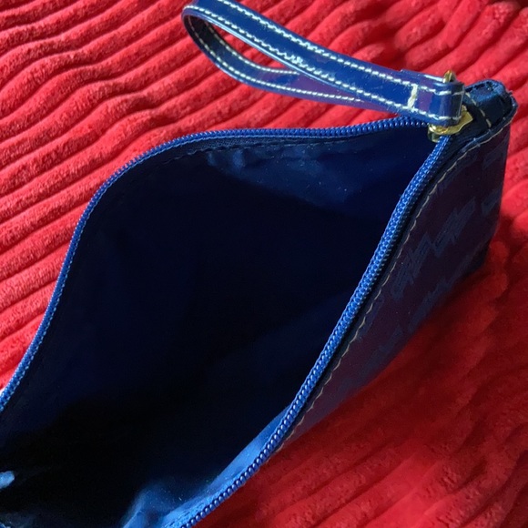 Navy blue zip top with wristlet handle - Picture 3 of 3
